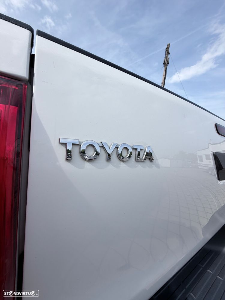 Toyota Hilux 2.4 D-4D 2WD CE - 28