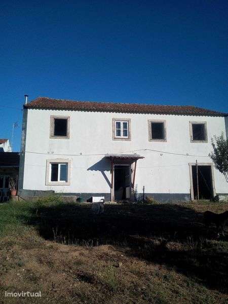 Quinta e roseiral á venda - Grande imagem: 2/4