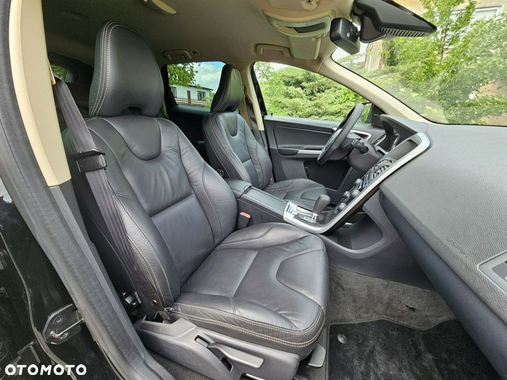 Volvo XC 60 D4 Geartronic RDesign - 13