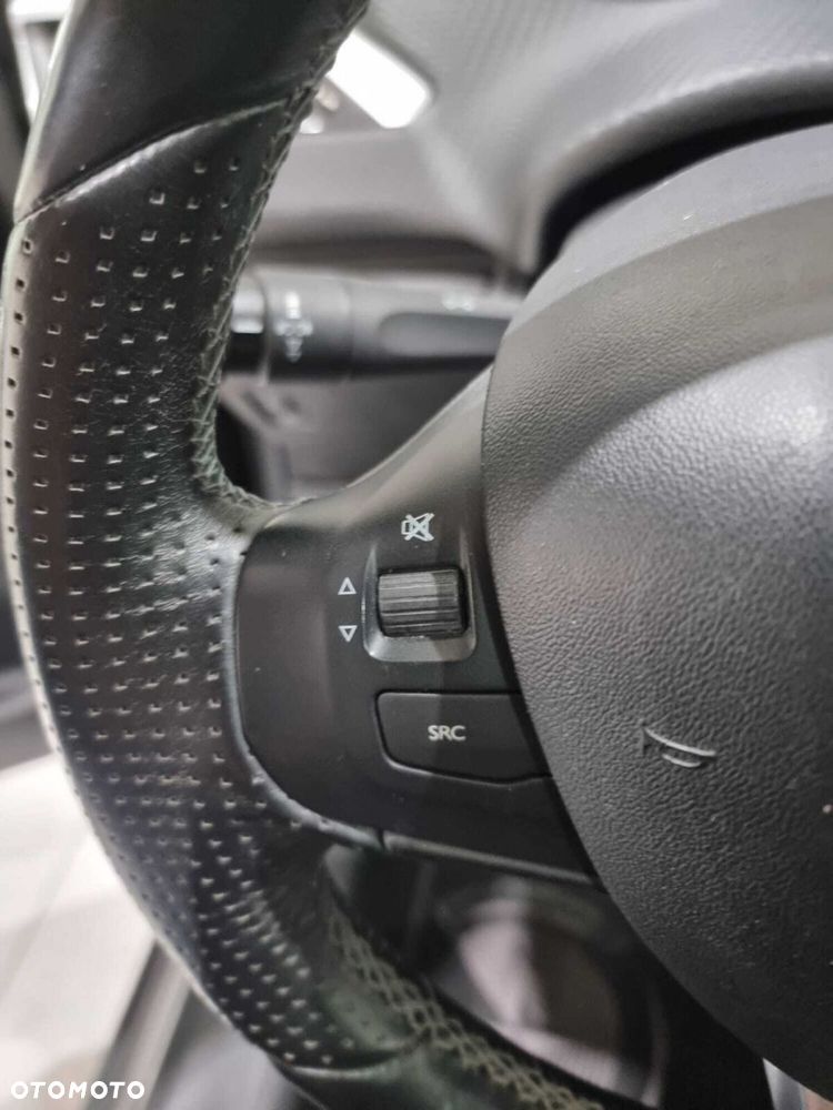Peugeot 2008 - 18