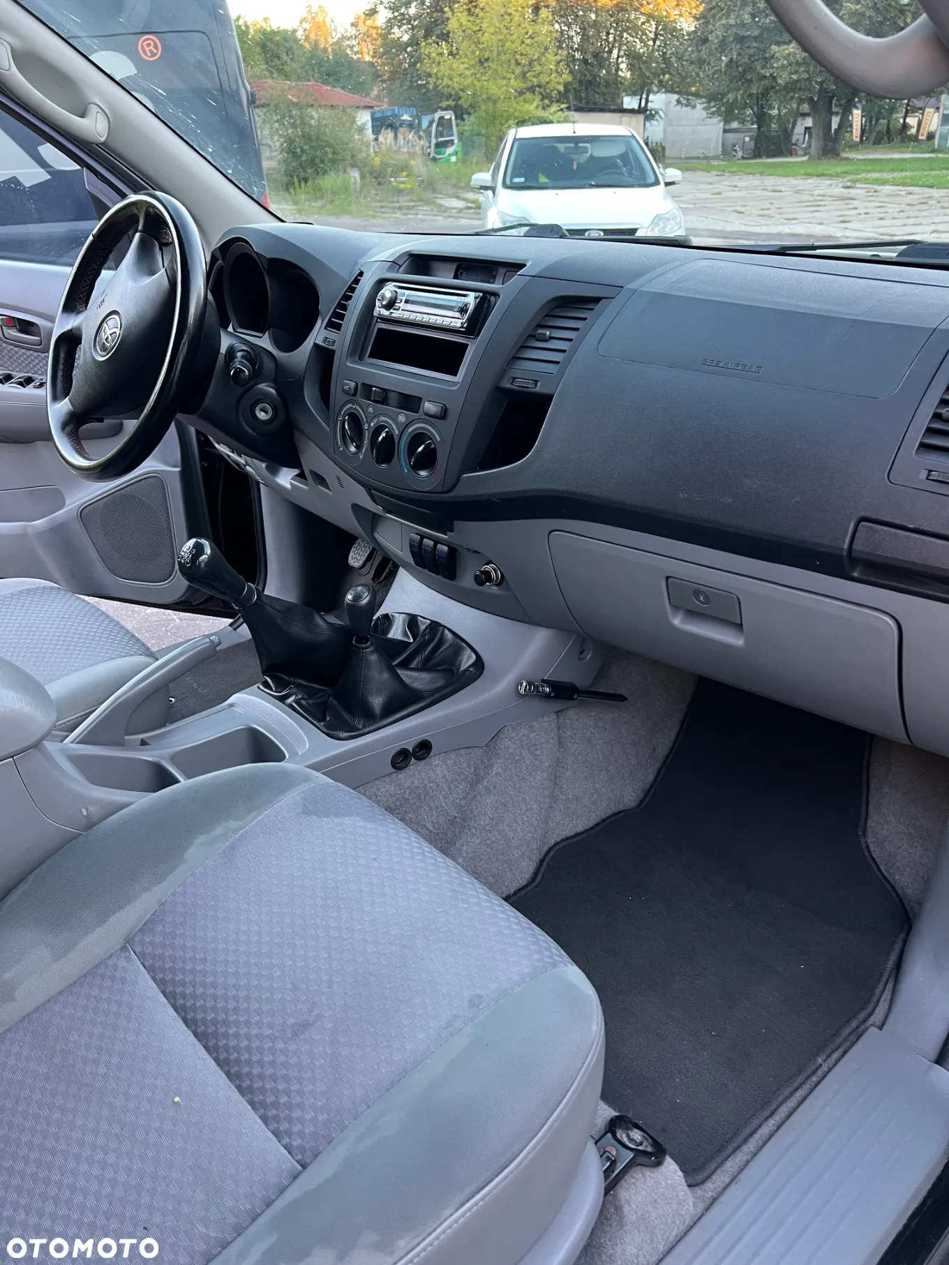 Toyota Hilux 2.5 D-4D DLX + - 20