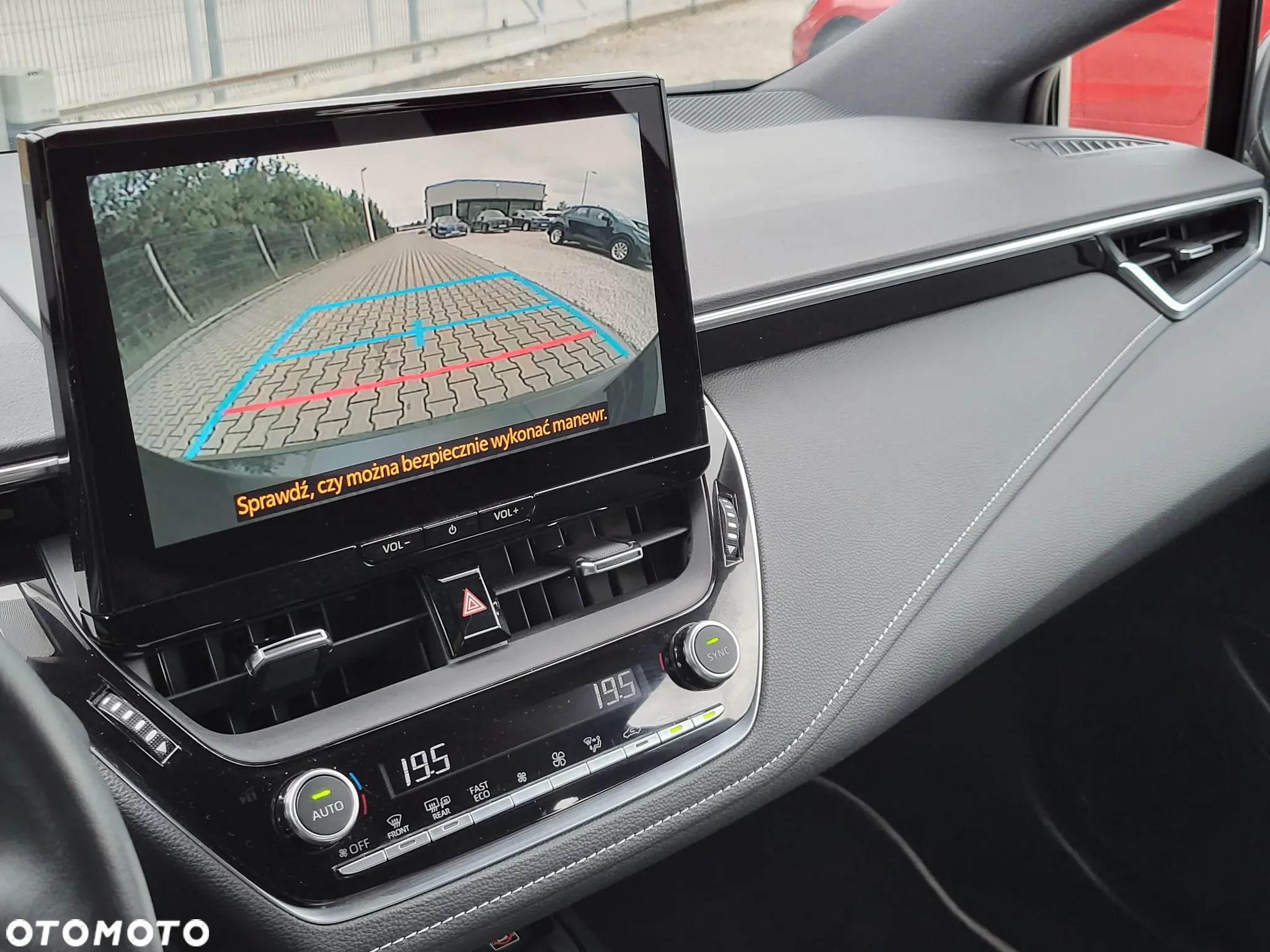 Toyota Corolla 1.8 Hybrid Comfort - 17