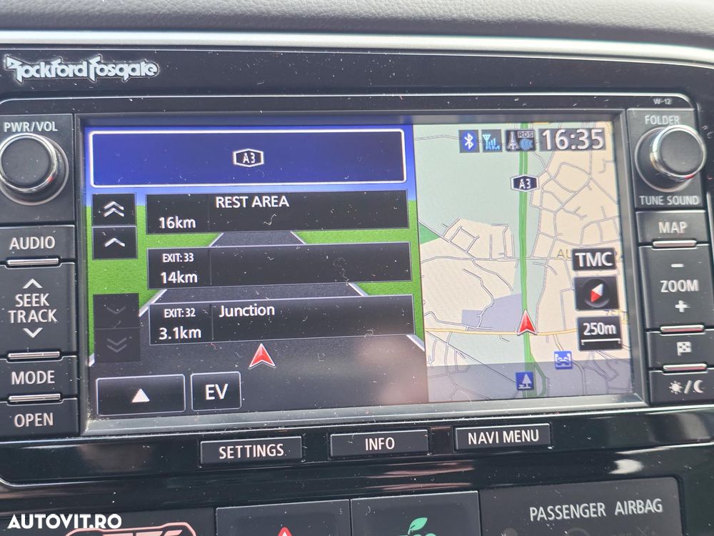 Mitsubishi Outlander 2.0 4WD Plus - 11