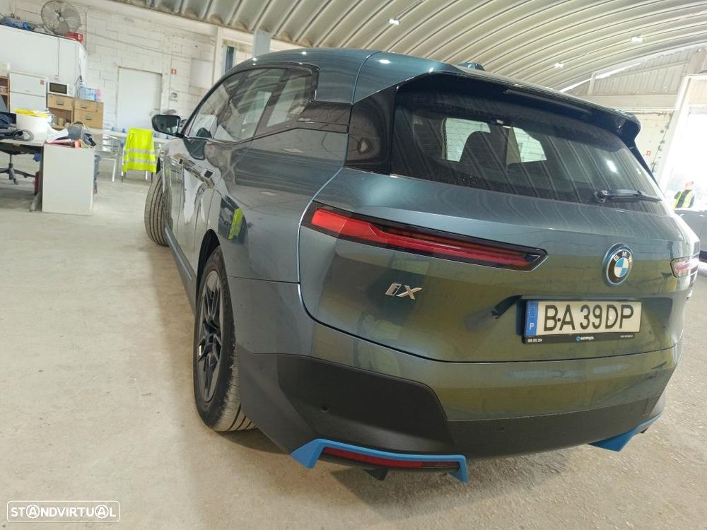 BMW iX xDrive 40 - 2