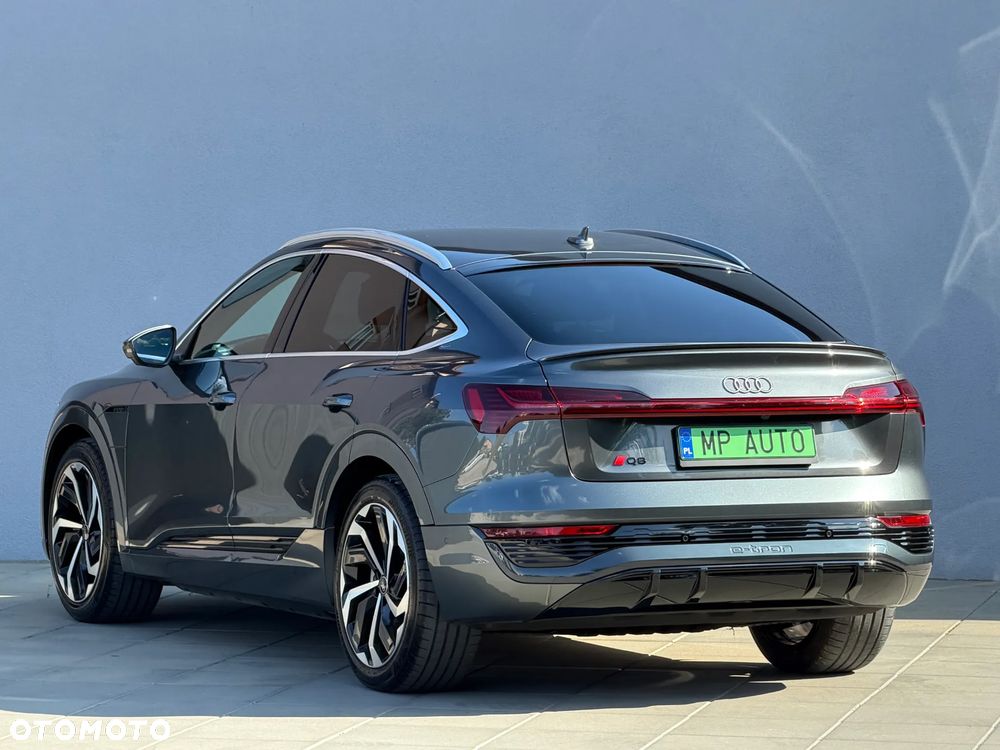 Audi Q8 Sportback e-tron - 4