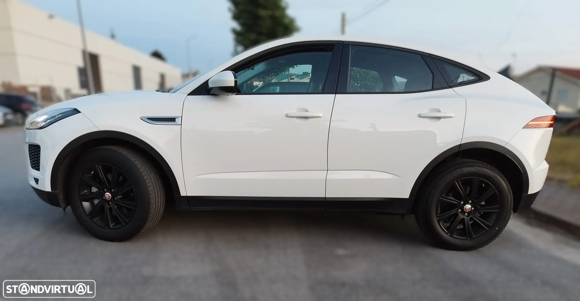 Jaguar E-Pace 2.0 i4D - 6