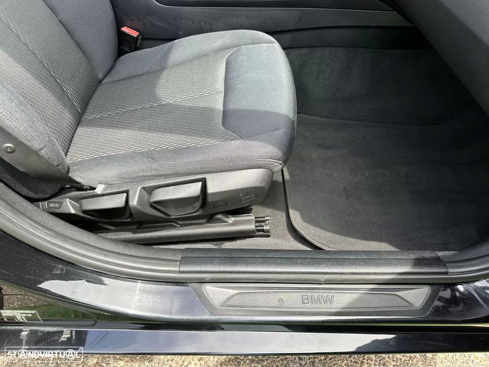 BMW 318 d Aut. Sport Line - 60