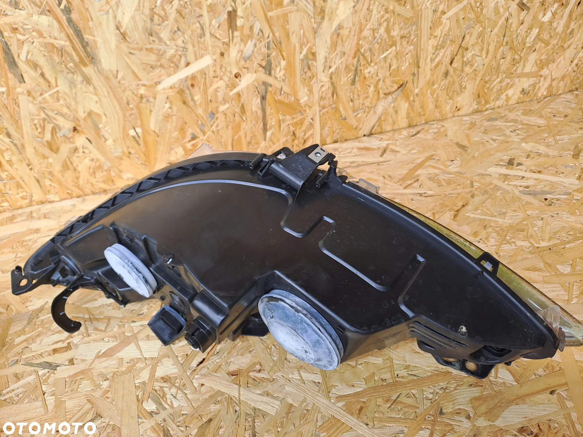 Lampa Przód Przednia Prawa Peugeot 308 SW T7 07-13r. - 5