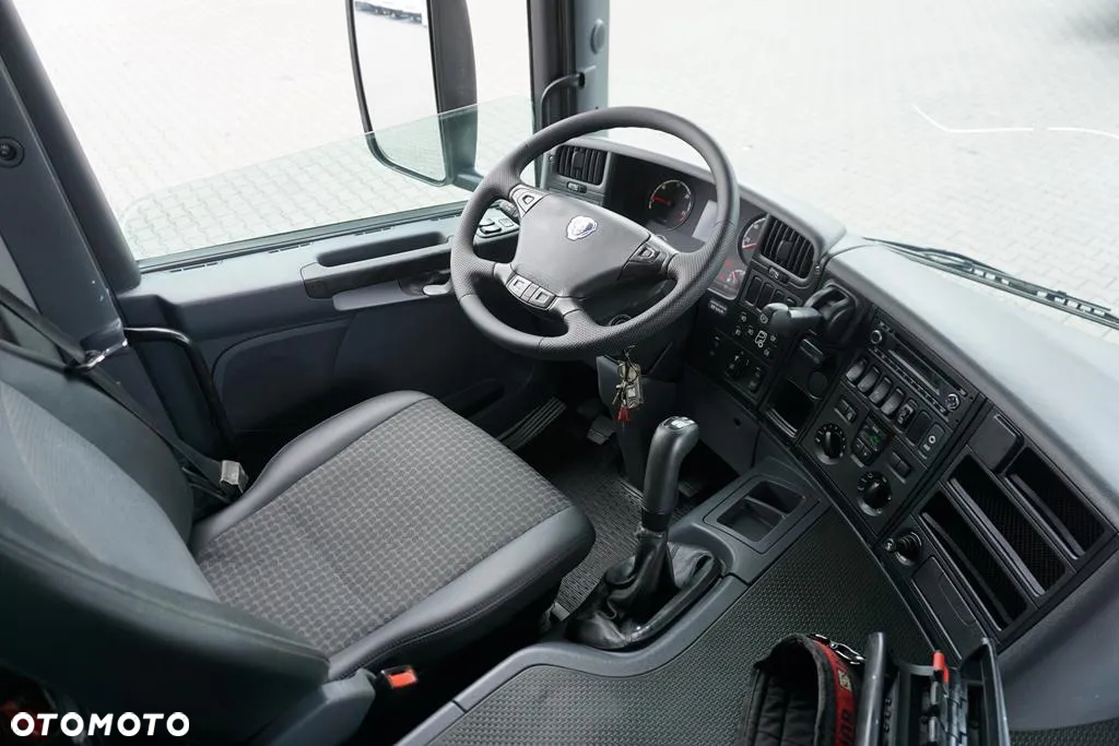 Scania P 320 / 6 X 2 / SKRZYNIOWY + HDS / HIAB 211 EP - 5 / OŚ SKRĘTNA   / WYS. 14 M - 14