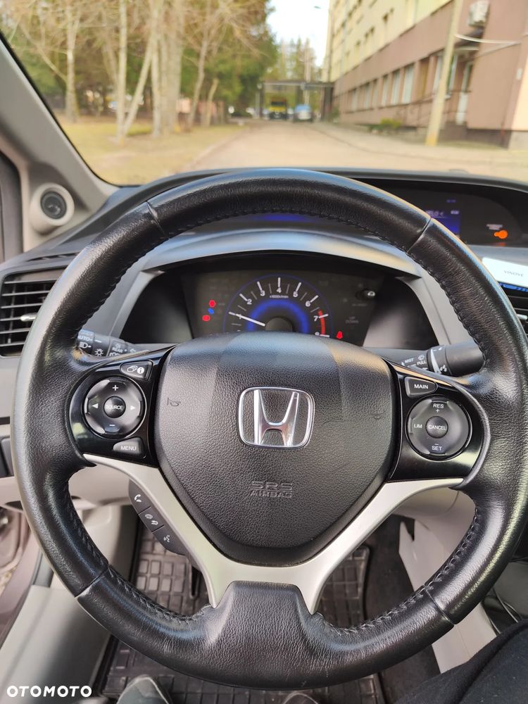 Honda Civic 1.8 Executive EU6 - 10