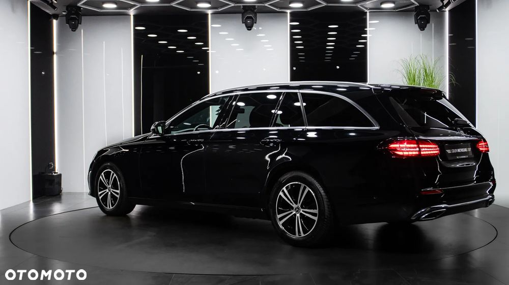 Mercedes-Benz Klasa E 220 d mHEV 4-Matic Avantgarde 9G-Tronic - 6