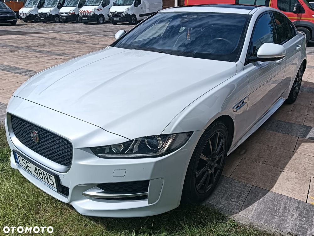 Jaguar XE 2.0 D R-Sport - 3