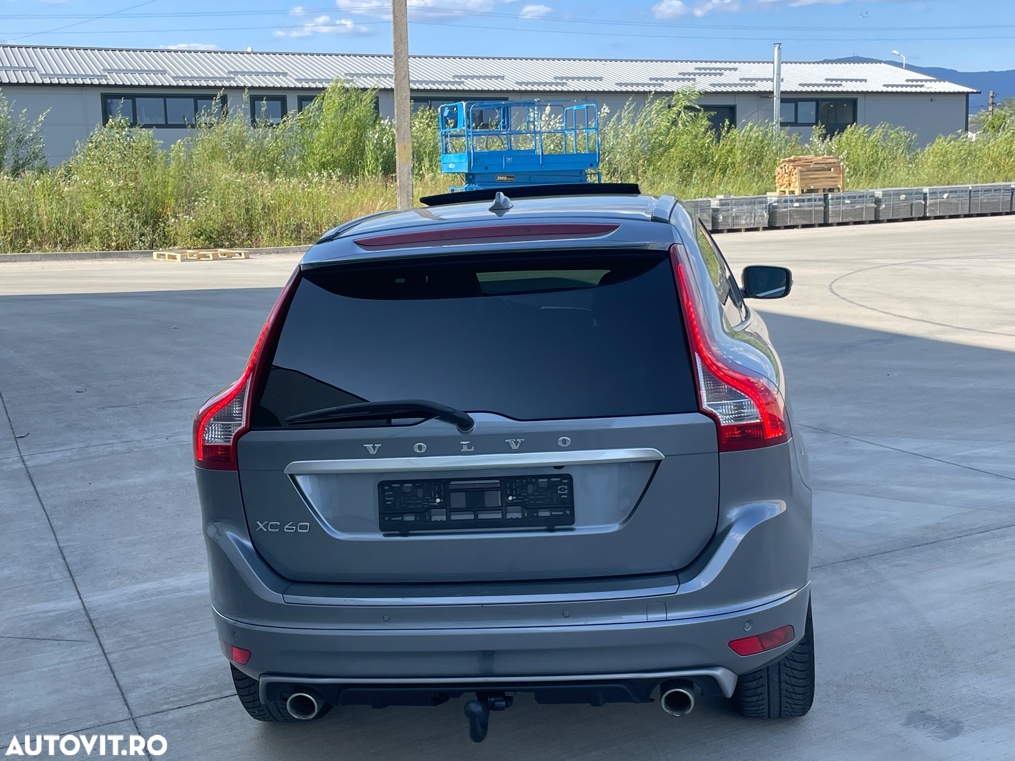 Volvo XC 60 D4 AWD R-Design - 37