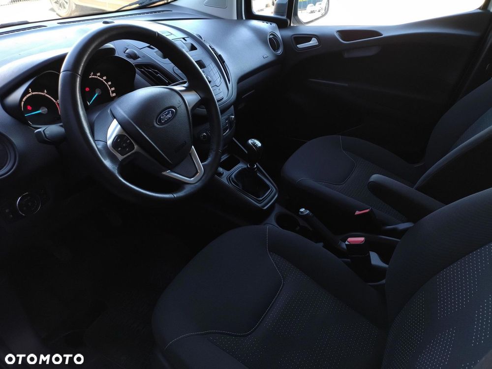 Ford Transit Courier - 9