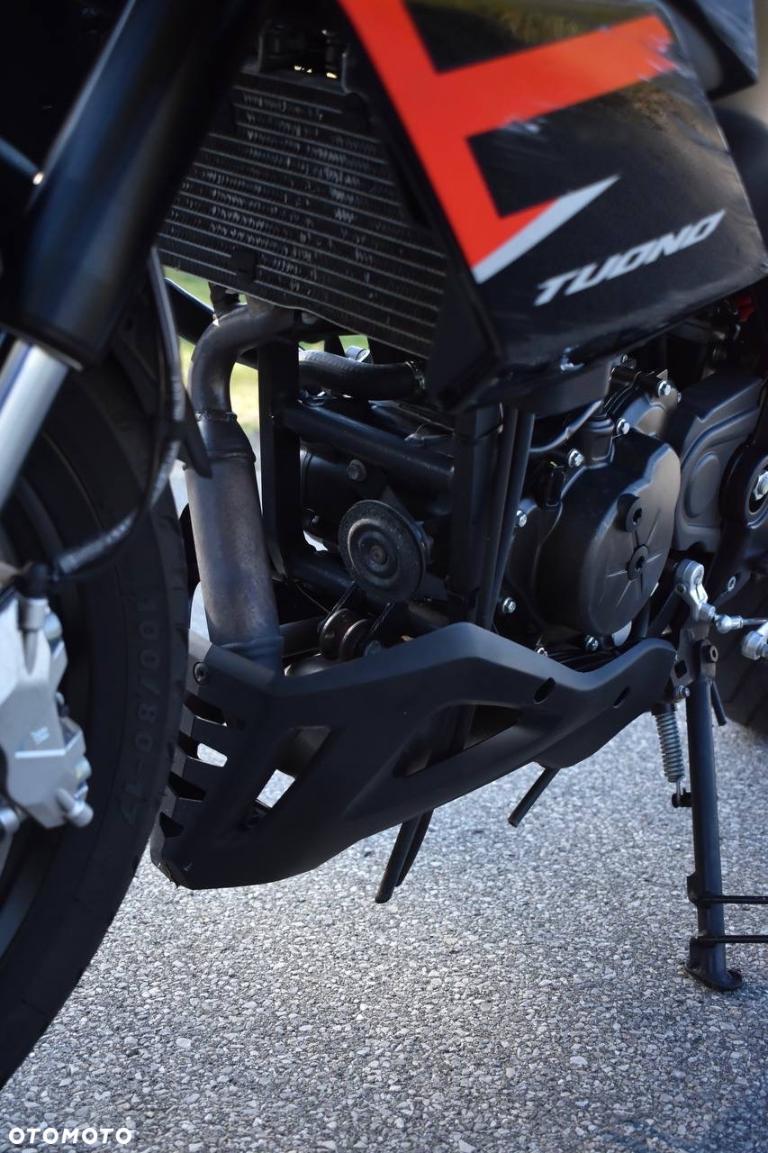 Aprilia Tuono - 10