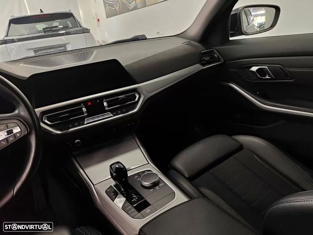 BMW 320 e Line Sport Auto — fotografia 33