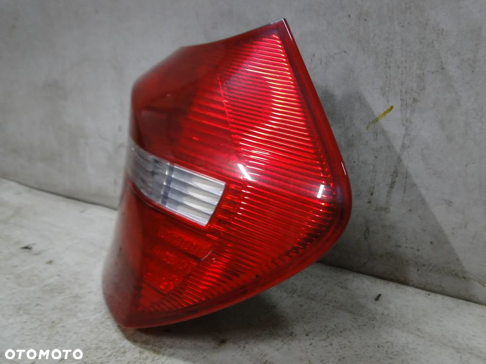 BMW 1 E87 E81 LIFT LAMPA PRAWA TYŁ TYLNA EUROPA - 3