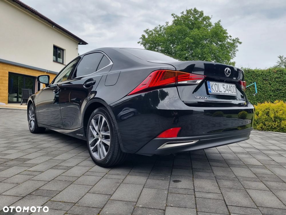 Lexus IS Business Edition - 3
