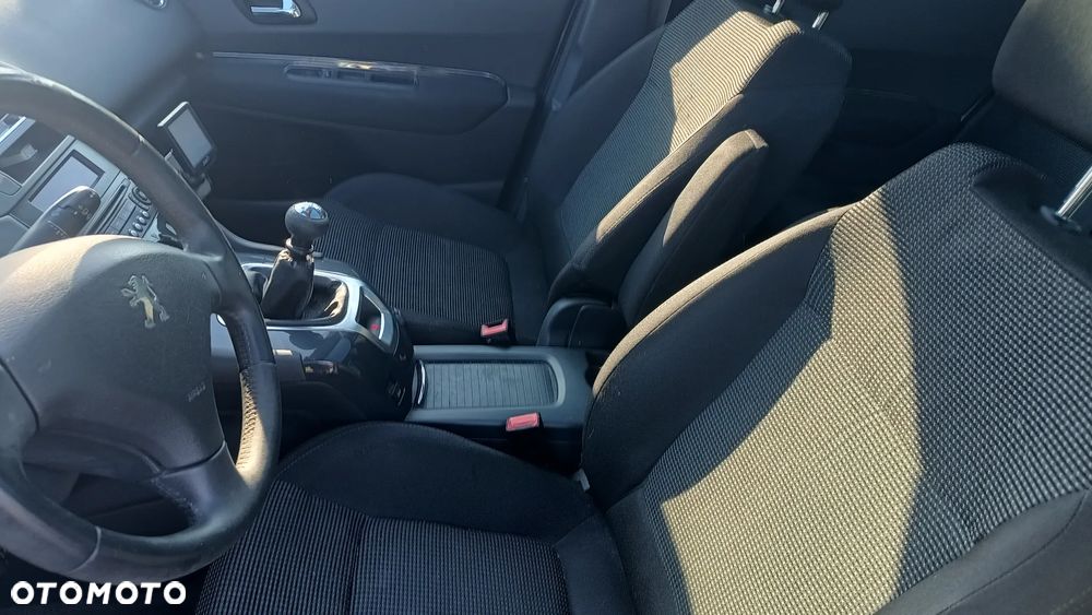 Peugeot 5008 - 12