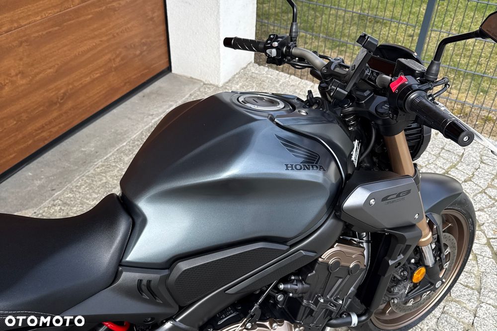 Honda CB - 8