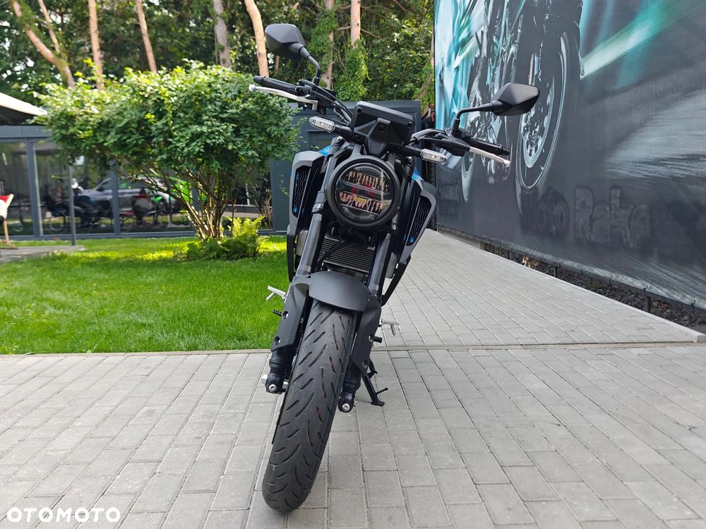 Honda CB - 3