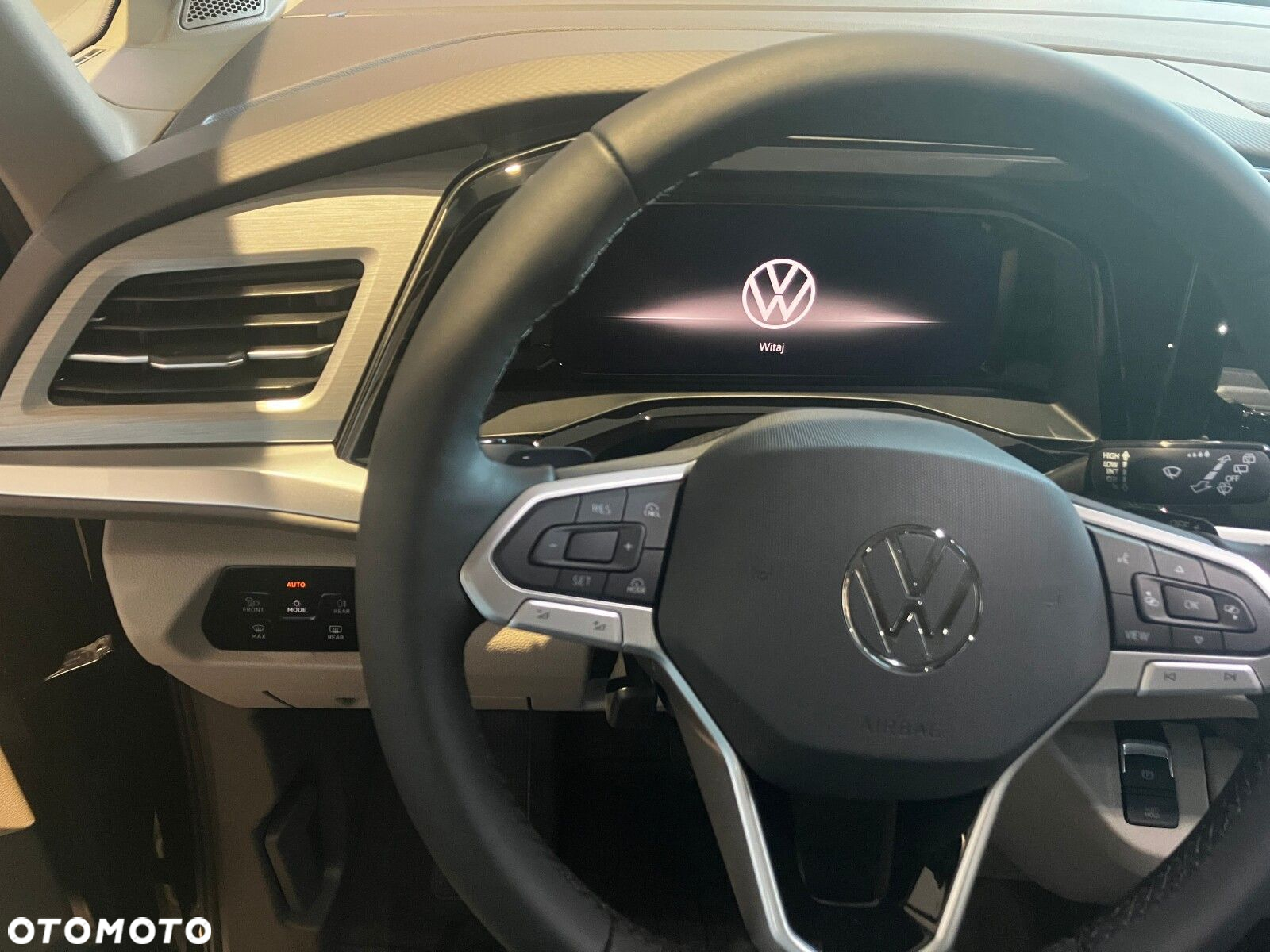 Volkswagen multivan 2.0 TDI 150 KM 7-DSG FWD L1 - 15