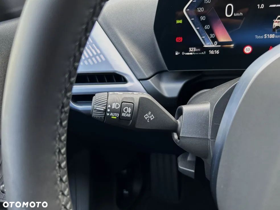 BMW Seria 1 120 mHEV - 26