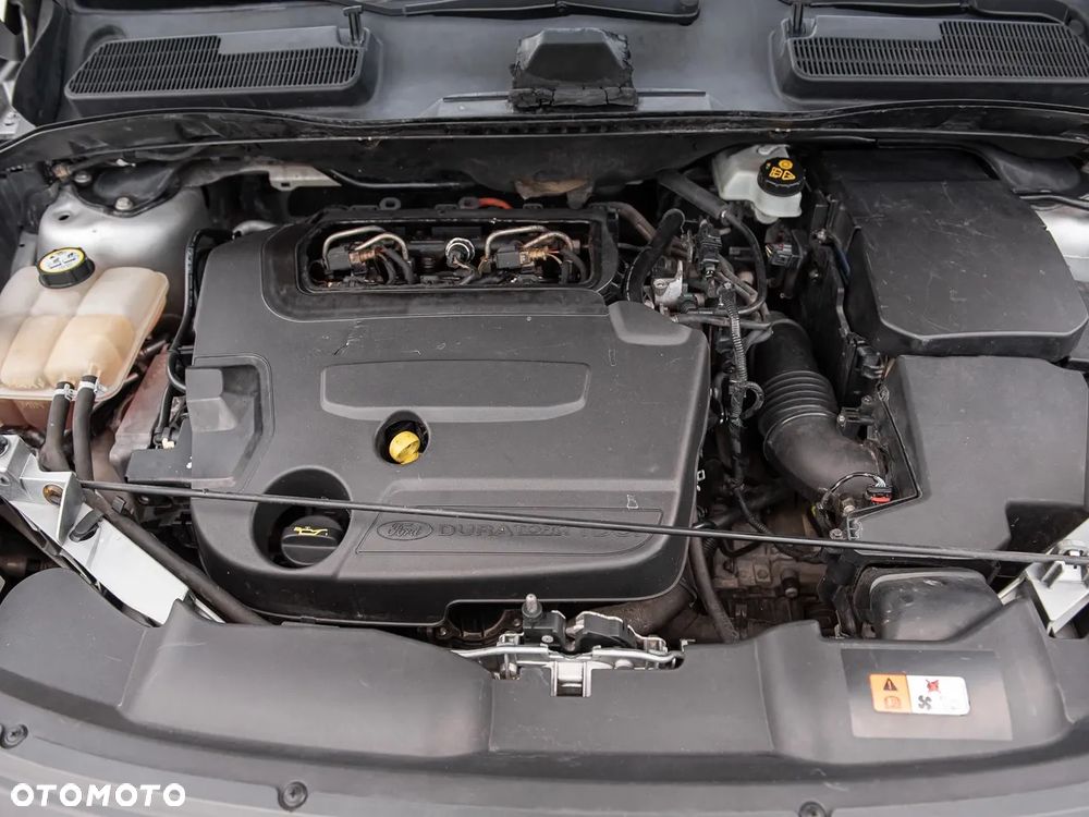 Ford Kuga - 28