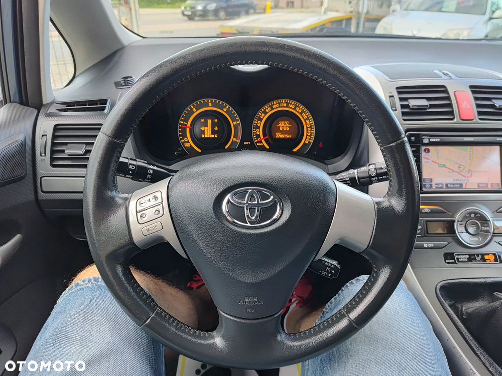 Toyota Auris 2.0 D-4D - 14