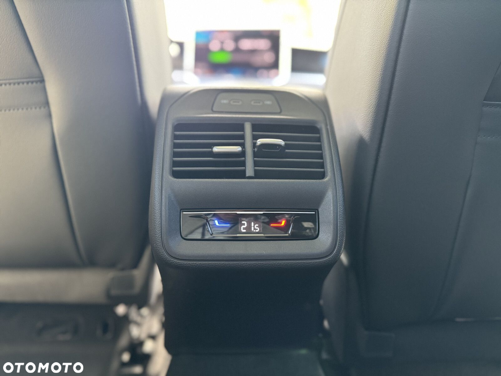 Volkswagen Passat - 27
