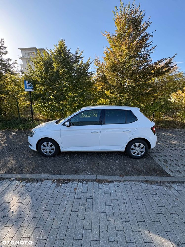 Skoda Fabia 2016 photo 4