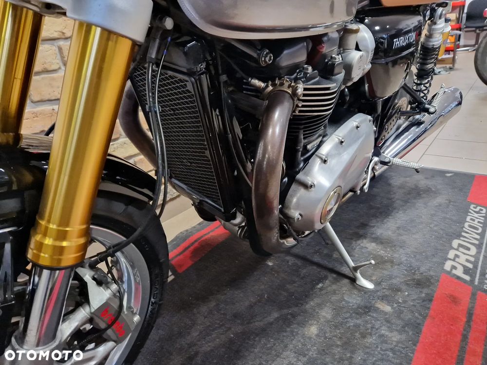 Triumph Thruxton - 33