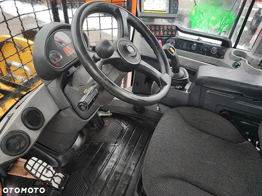 Caterpillar 930K - 12