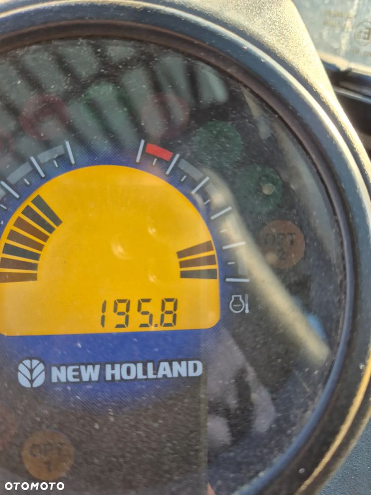 New Holland E25D - 9