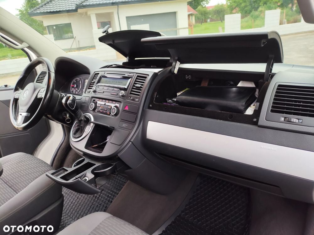 Volkswagen Multivan - 9