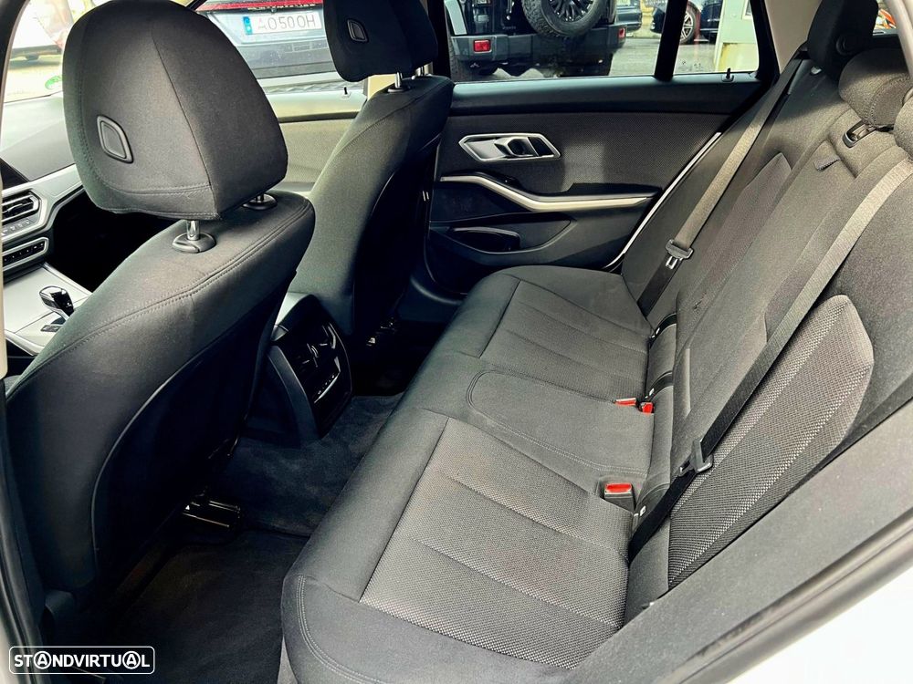 BMW 320 d Touring Line Sport Auto - 11