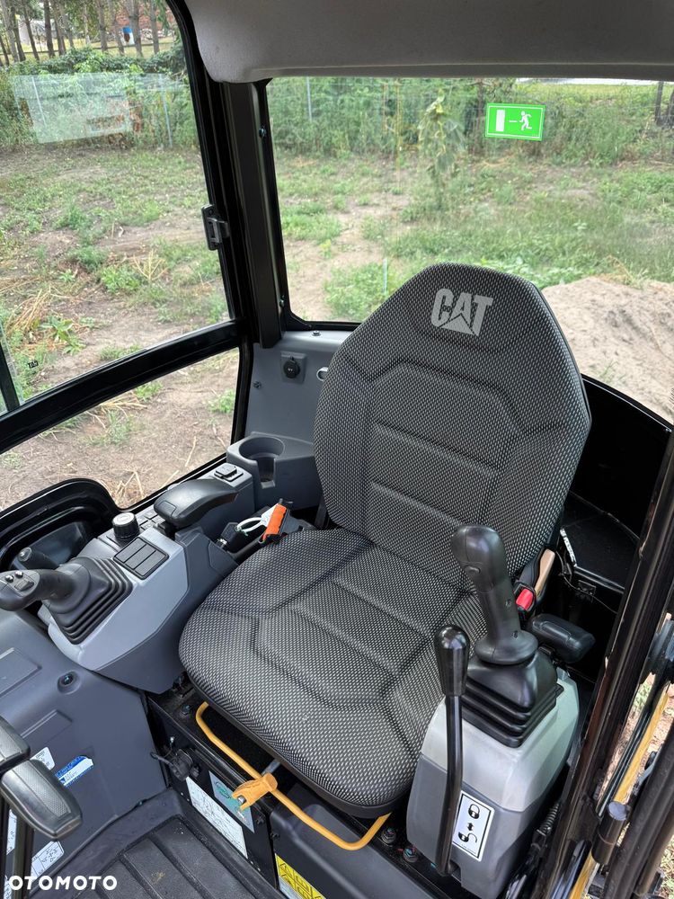 Caterpillar 301.8 2023r CAT z Holandii 302 - 4