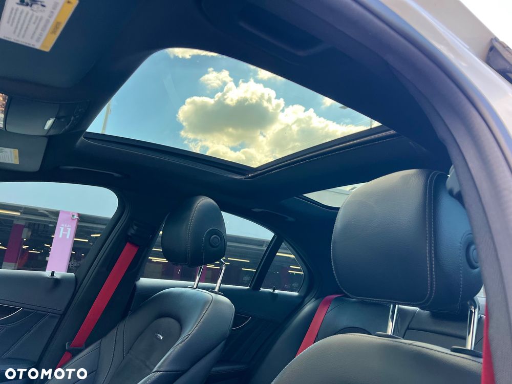 Mercedes-Benz Klasa C AMG 63 AMG Speedshift 7G-MCT - 26