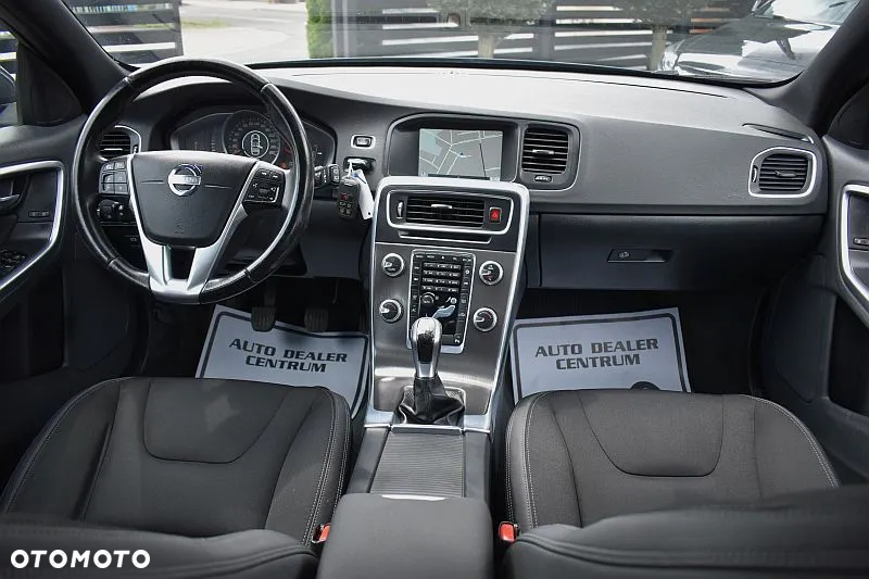 Volvo V60 D4 Momentum - 8