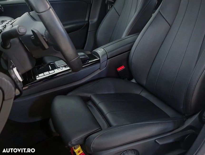 Mercedes-Benz A 250 e Sedan 8G-DCT - 12