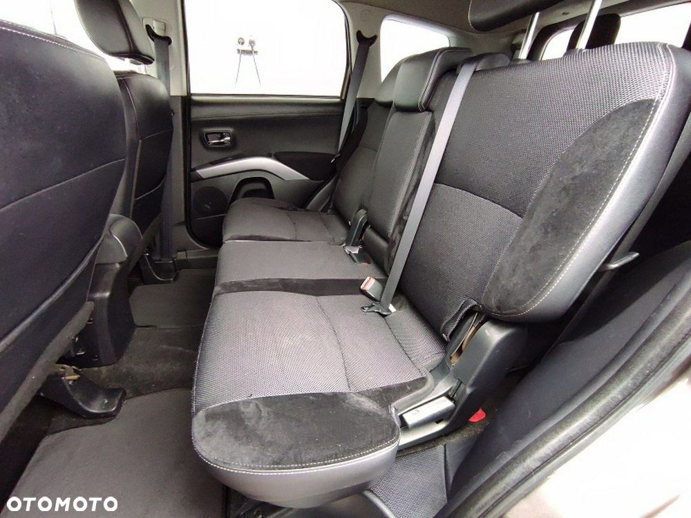 Mitsubishi Outlander - 15