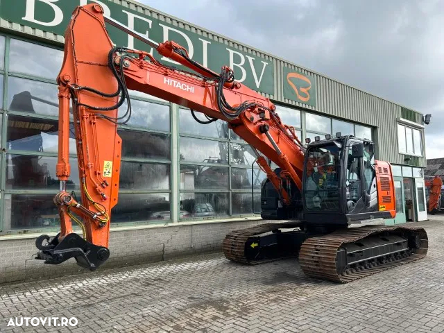Hitachi ZX 225USLC-5B - 4