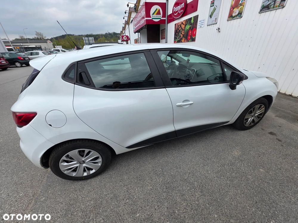 Renault Clio 1.2 16V Life - 9