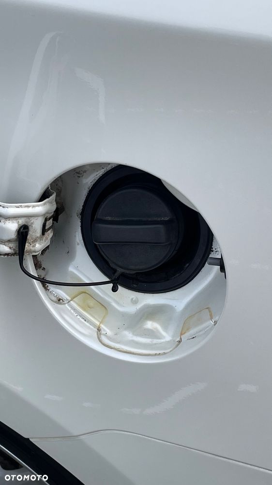 Toyota Prius 1.8 HSD Premium - 39