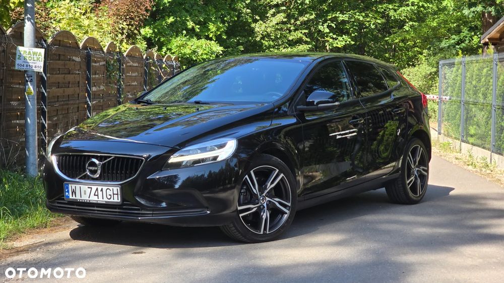 Volvo V40 T4 Drive-E Momentum - 1