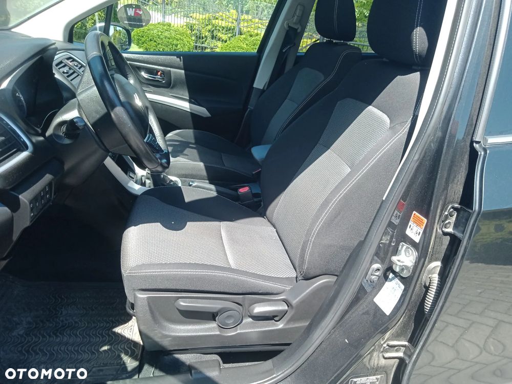 Suzuki SX4 1.6 Comfort Plus - 9