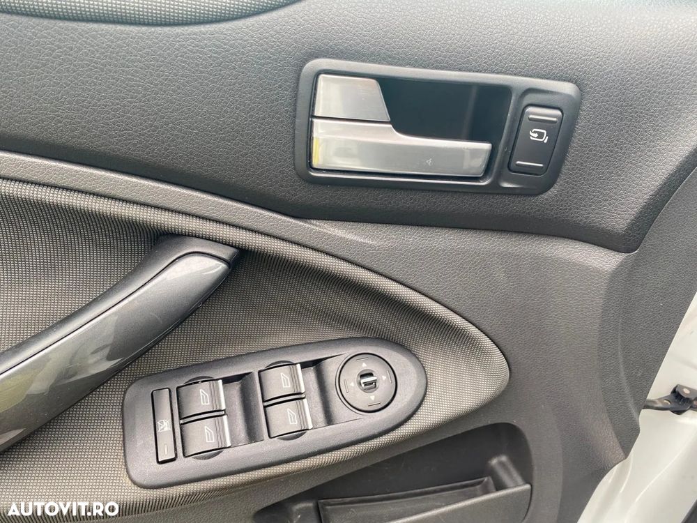 Ford Kuga 2.0L TDCi DPF Titanium - 17