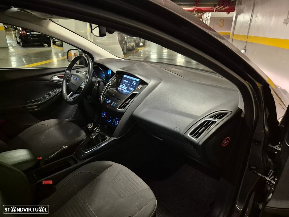 Ford Focus SW 1.5 TDCi Titanium - 31