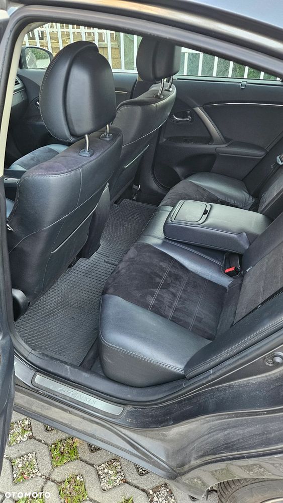 Toyota Avensis 1.8 Premium - 9