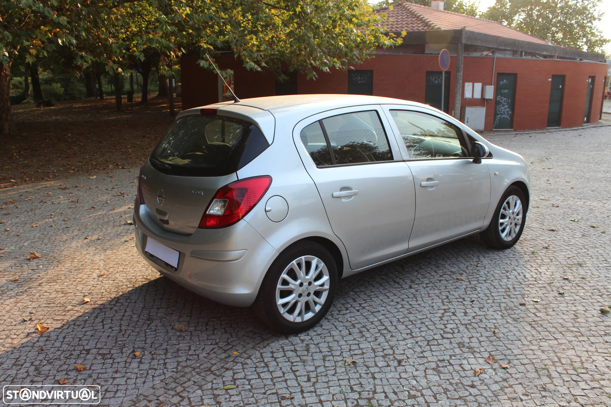 Opel Corsa 1.3 CDTi Enjoy EcoFLEX - 8